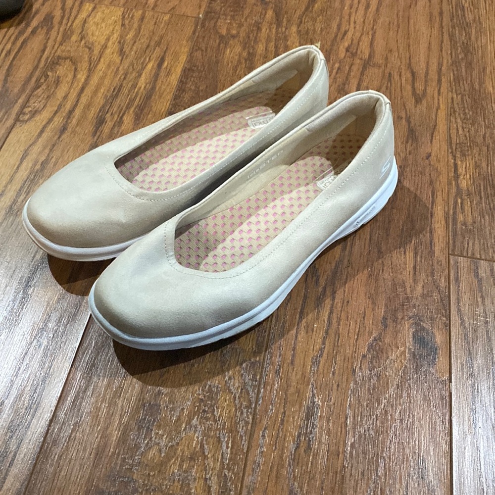 Sketchers Goga Mat Slip on Shoes, Womens Size 8.5